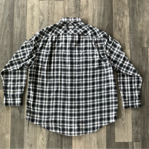 Duluth Trading Free Swingin’ Wicking Flannel Shirt
# 31210
Men’s XL
Black/White - Picture 5 of 8